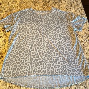 Grey Cheetah Print SS T-Shirt Great Condition! 🖤